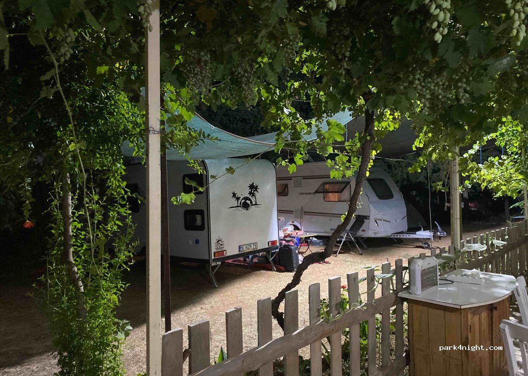 Dostlar camping — foto