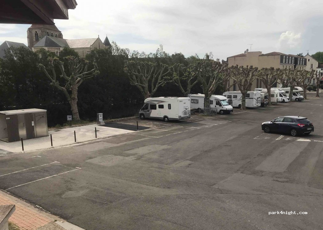 (86370) Vivonne - 6, place du marché — foto 2