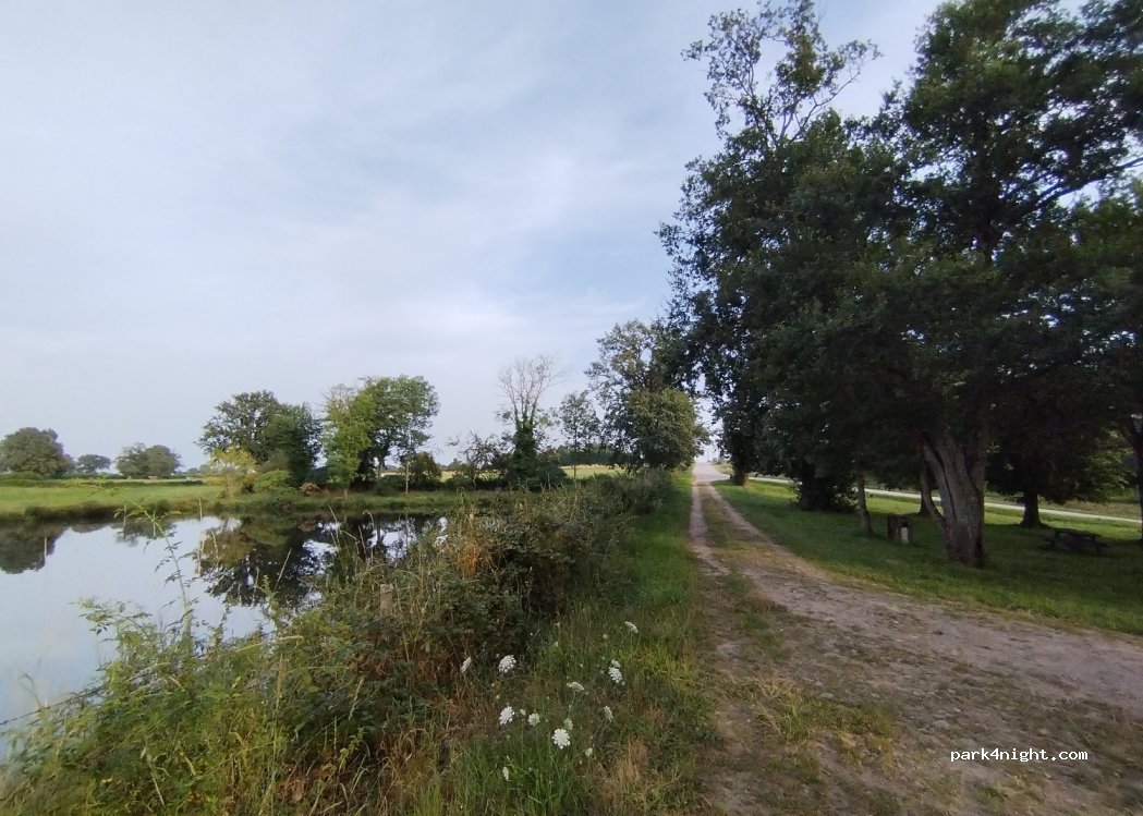 (23170) Chambon-sur-Voueize - 8 Zone Industrielle les Granges — foto 3