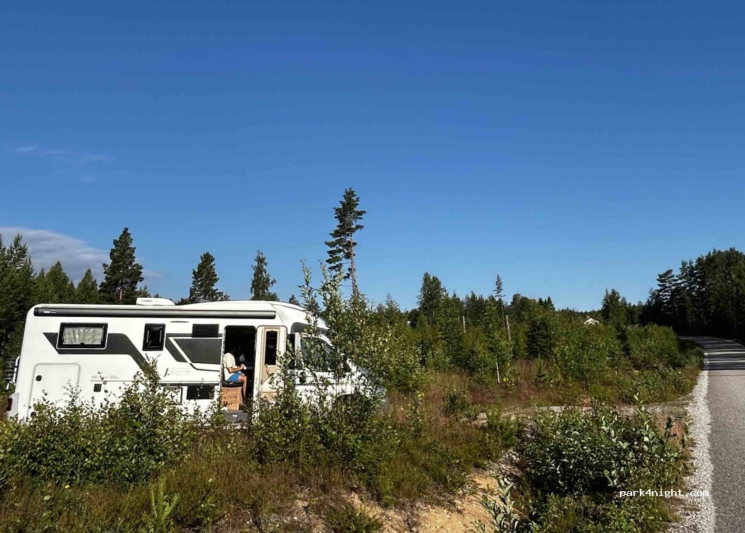 (820 77) Ånget - Unnamed Road — foto 3