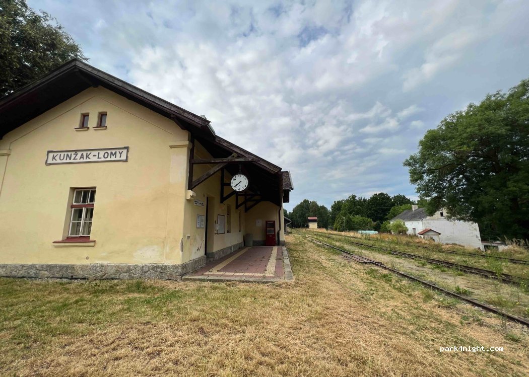 (378 53) Člunek - — foto