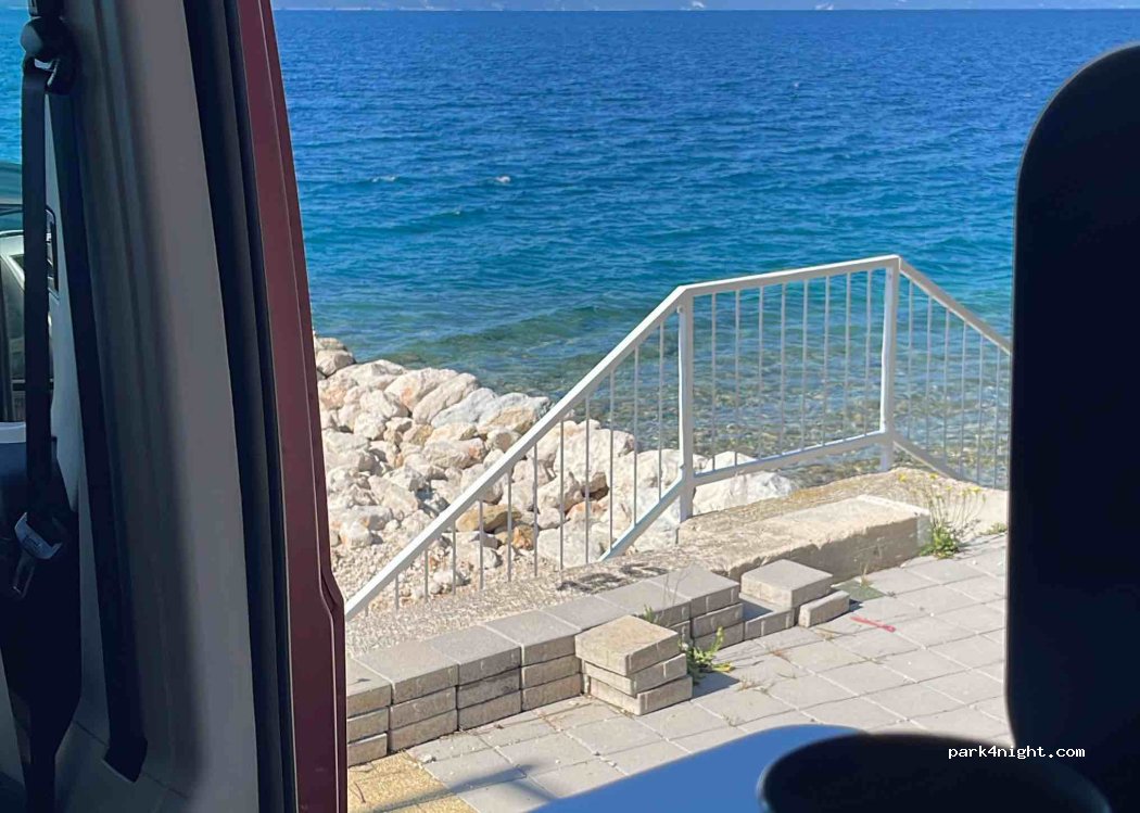 (21327) Podgora - Unnamed Road — foto