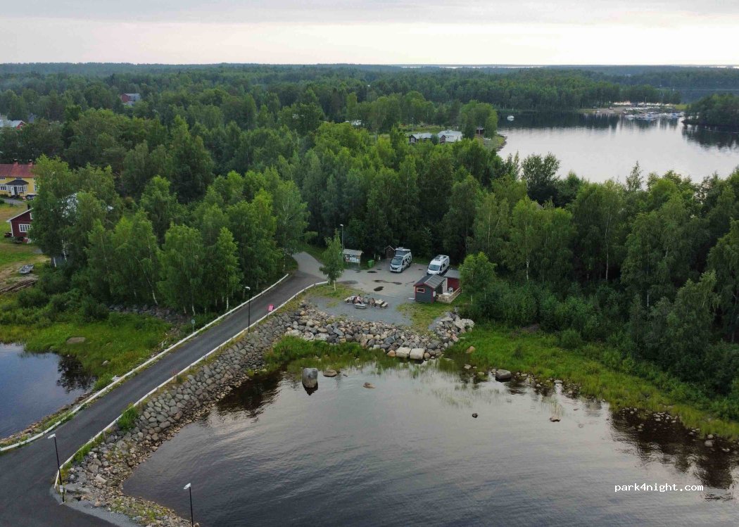 (953 94) Seskarö - 33 Aluddsvägen — foto 2