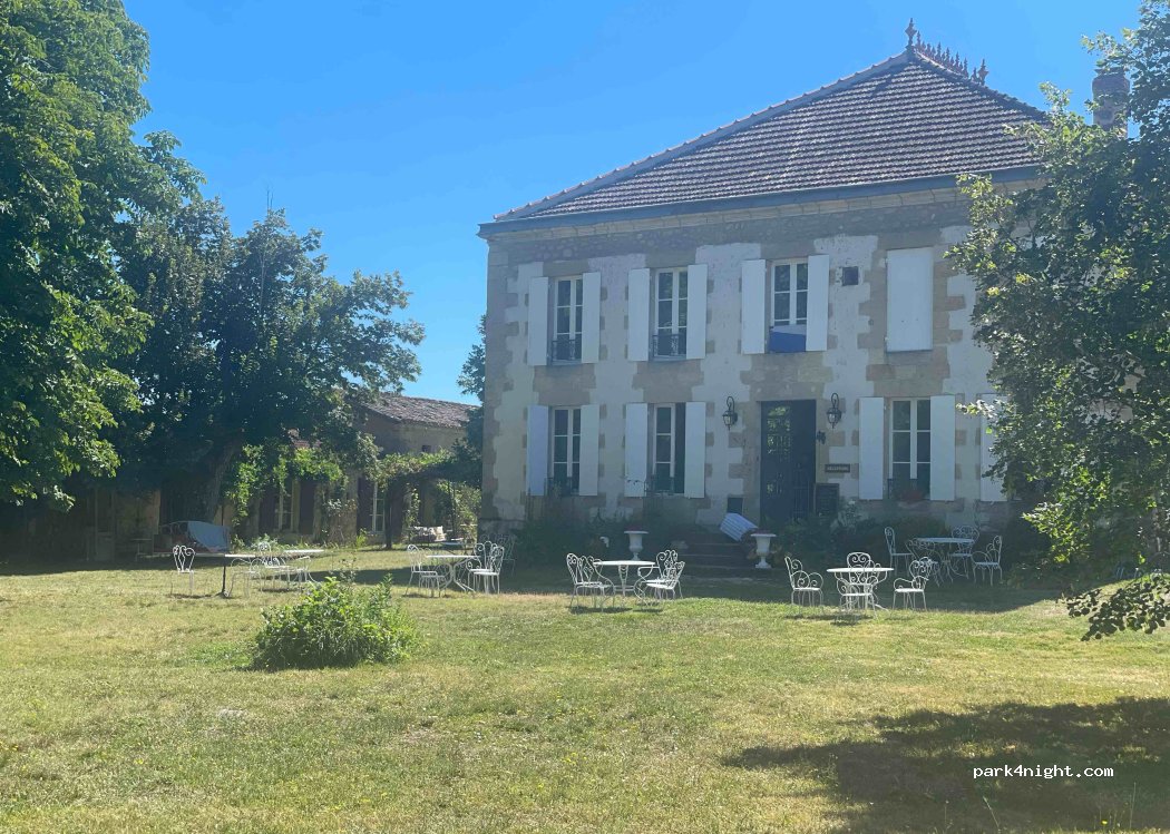 Château Guiton camping et gîtes naturistes — foto 3