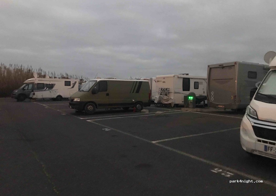 Aire de Camping Car de Villeneuve-lès-Maguelone — foto