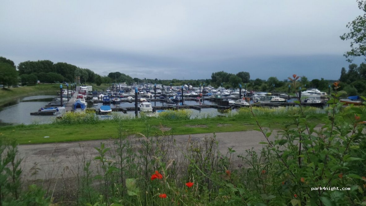 Camping & Jachthaven de Maasterp — foto