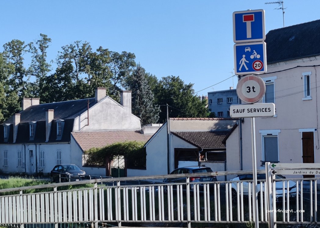 (18500) Mehun-sur-Yèvre - 3 Rue André Bremu — foto 2