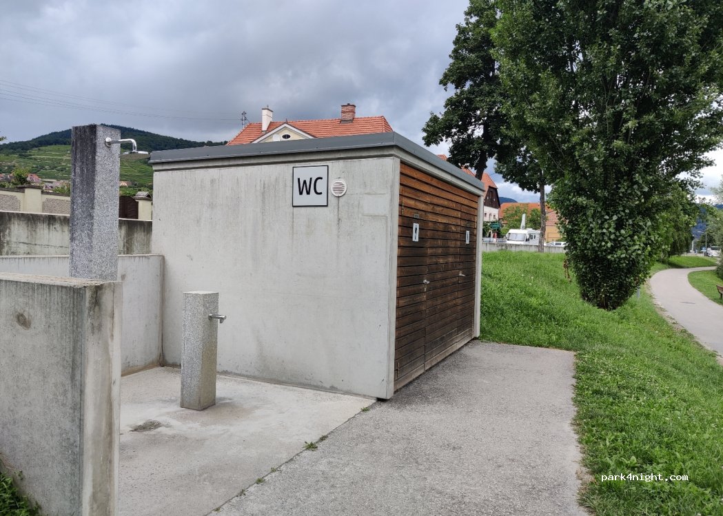 (3610) Weißenkirchen in der Wachau - 190 Wachaustraße — foto