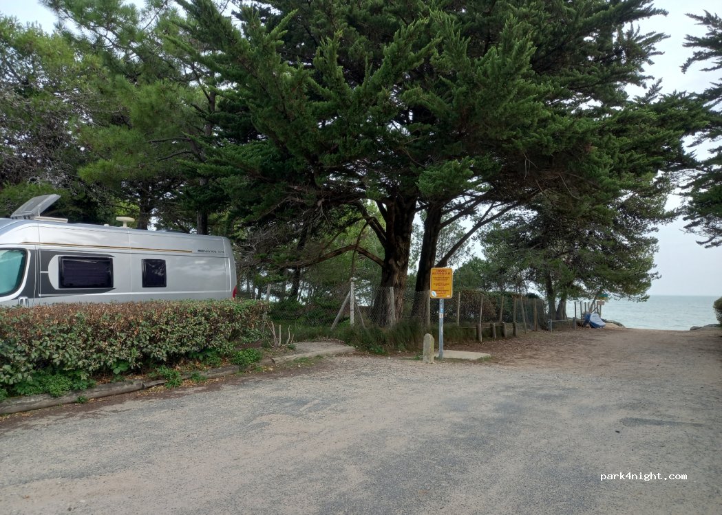 (17880) Les Portes-en-Ré - 10 Route de l'Anse du Fourneau — foto 4