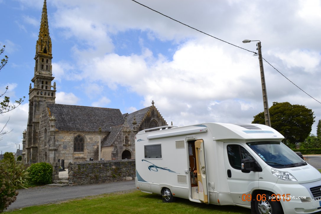 (29400) Loc-Eguiner - 4 Venelle de la Forge — foto 2