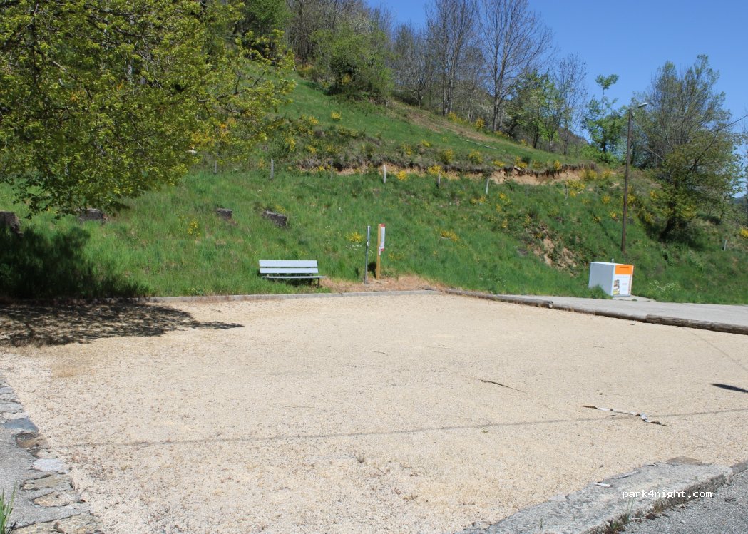 (07160) Le Chambon - 1 Place du Cordonnier — foto 2