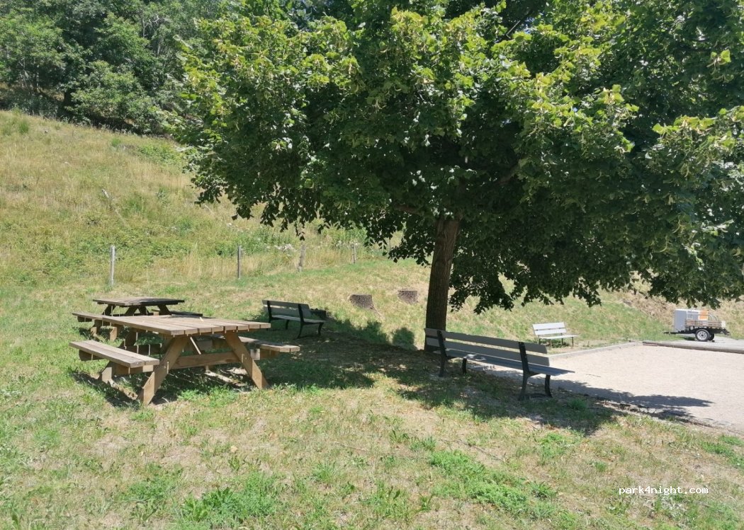 (07160) Le Chambon - 1 Place du Cordonnier — foto 3