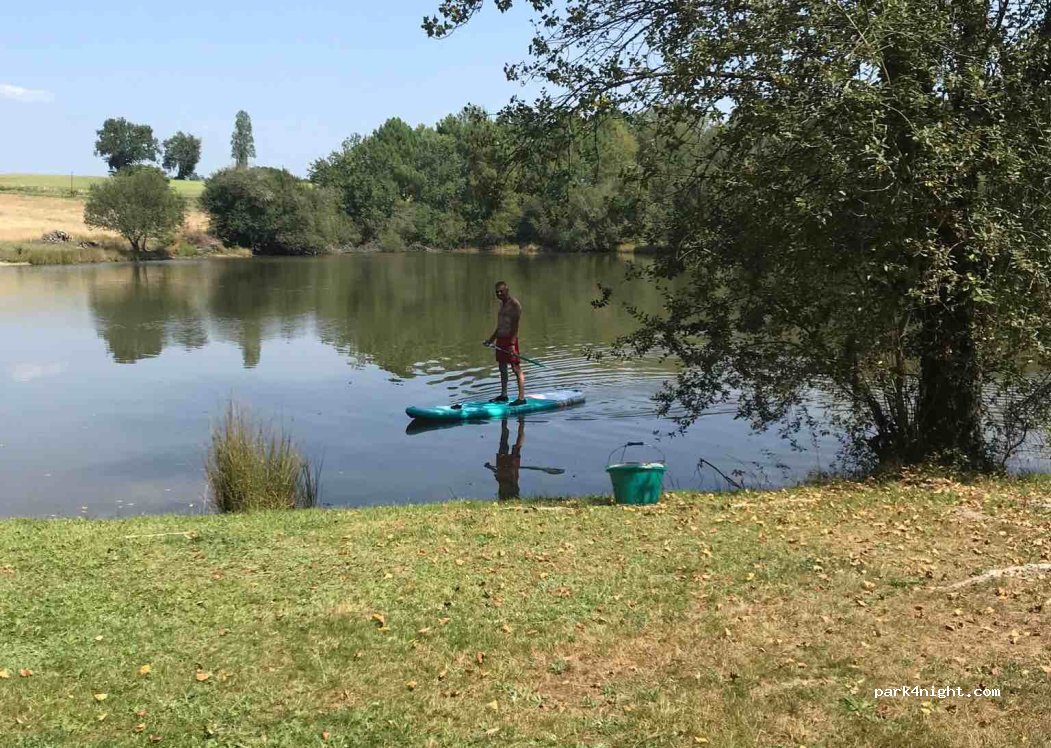 Aire de camping-car A l'ombre des chênes — foto 3