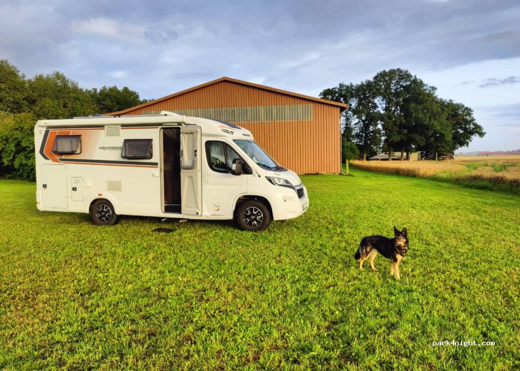 Wohnmobilstellplatz Heber — foto