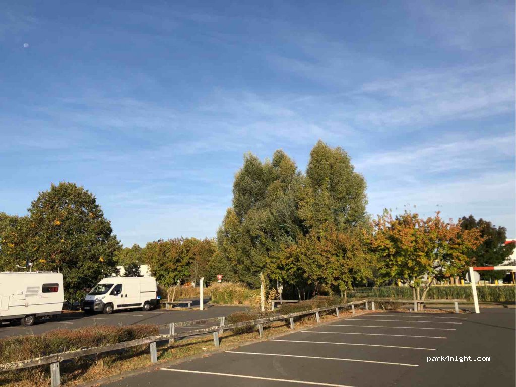 (72200) La Flèche - Allée des Fromenteaux — foto 2