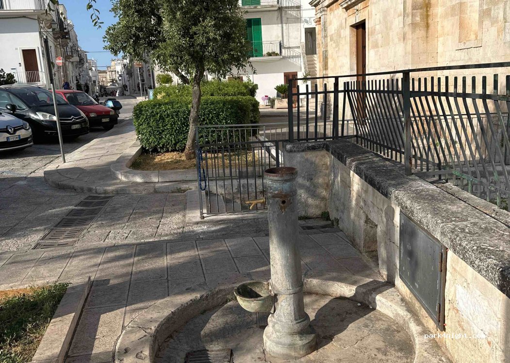 (72014) Cisternino - 21 Via Principessa Jolanda — foto