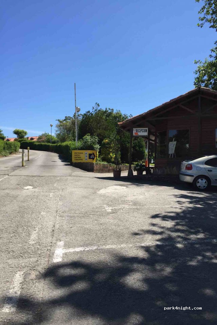 Camping Santillana del Mar — foto