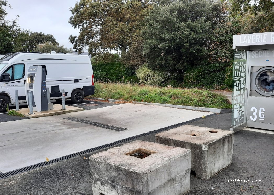 (29120) Pont-l'Abbé - Rue an Hent Coz — foto 2