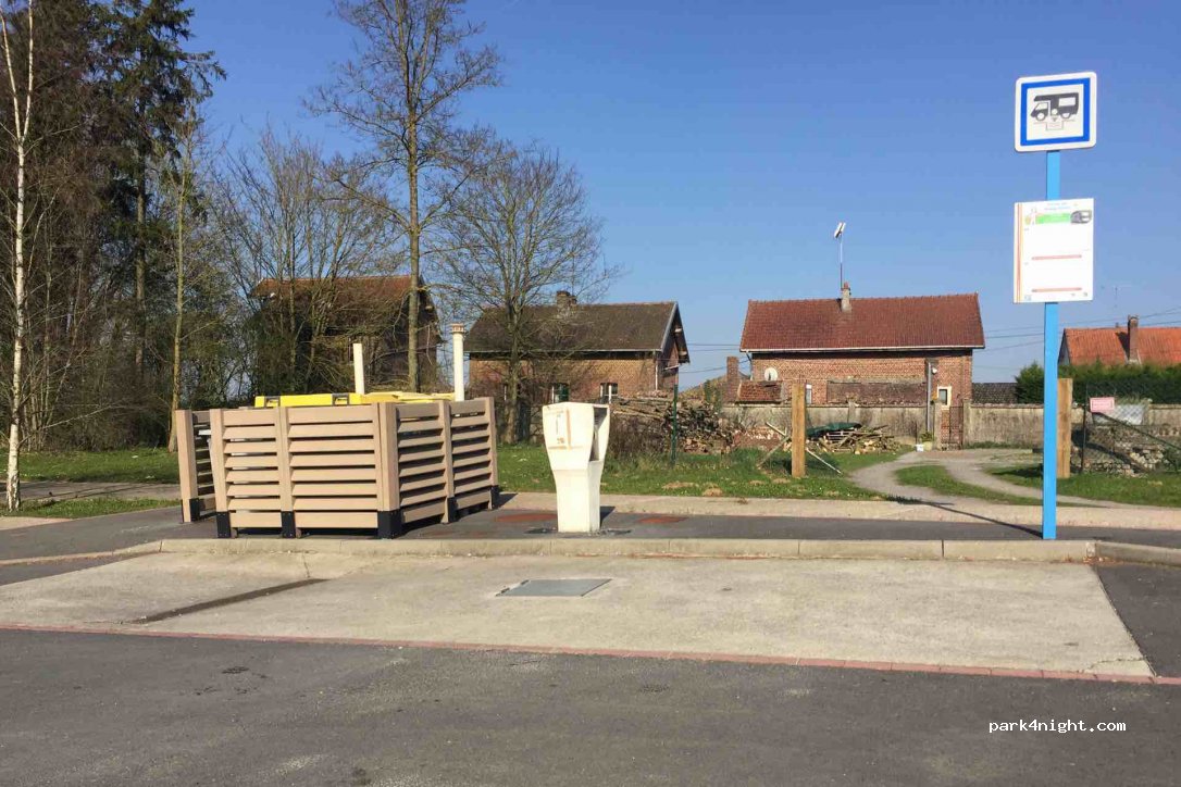 (02420) Bellicourt - Hameau de Riqueval — foto