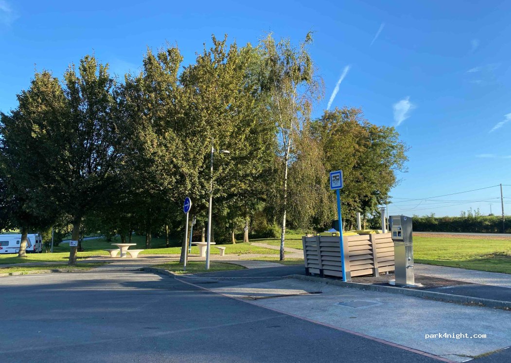 (02420) Bellicourt - Hameau de Riqueval — foto 3
