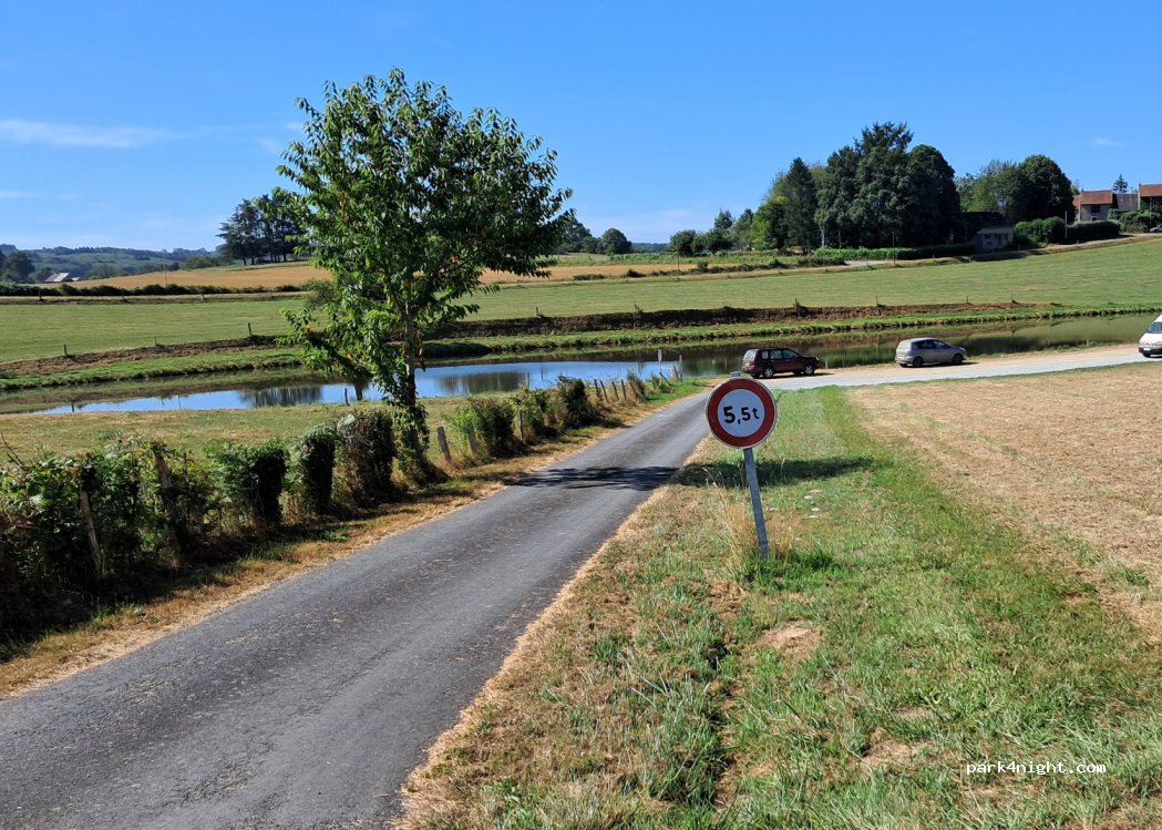 (23240) Chamborand - Rue de l'étang — foto 3