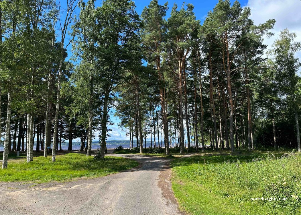 (691 51) Karlskoga - 19 Sommarvägen — foto 3