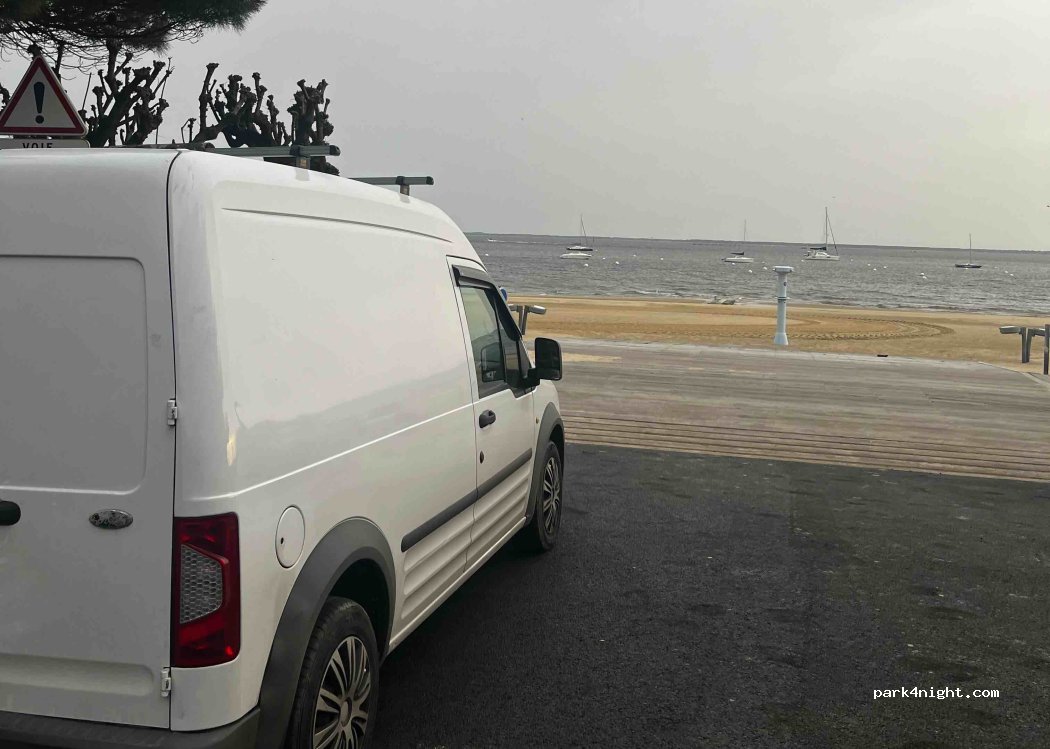 (33120) Arcachon - 2 Rue Hovy — foto 2