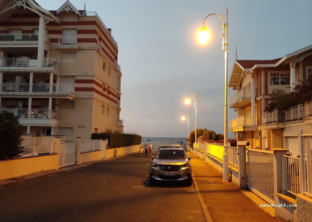 (33120) Arcachon - 2 Rue Hovy — foto 3