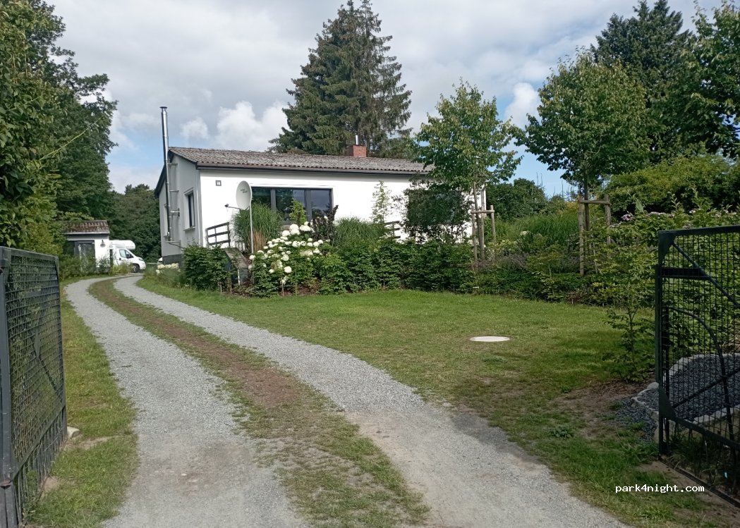 Reisemobilhafen Am alten Forsthaus — foto 2