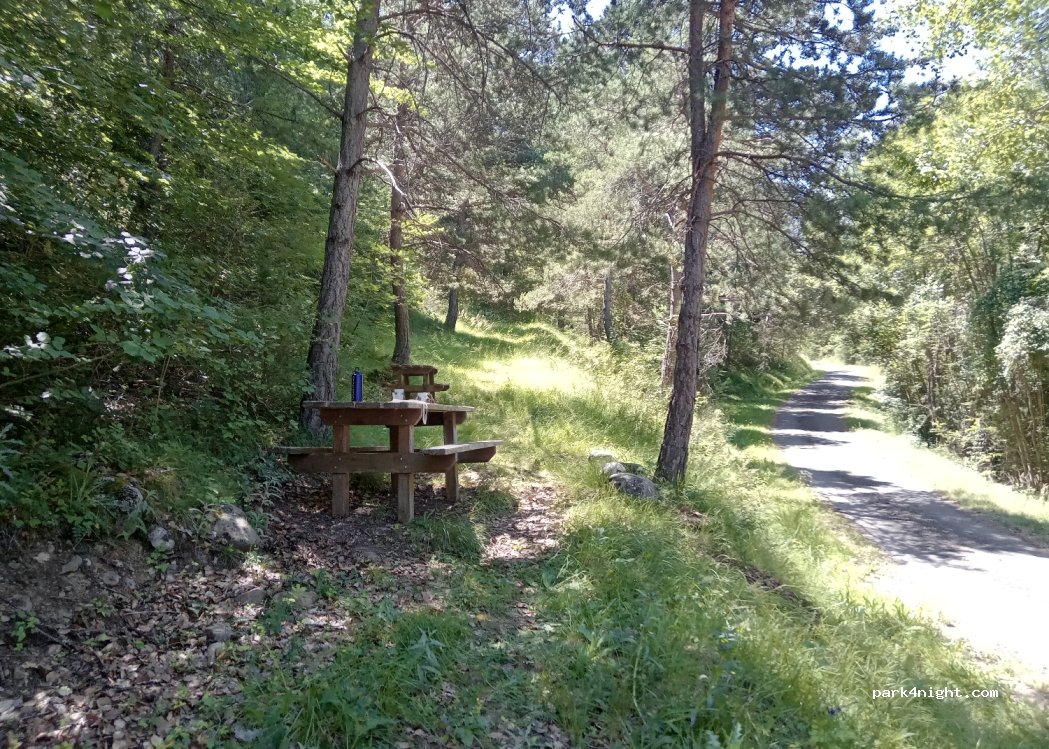 (05160) Le Sauze-du-Lac - Unnamed Road — foto
