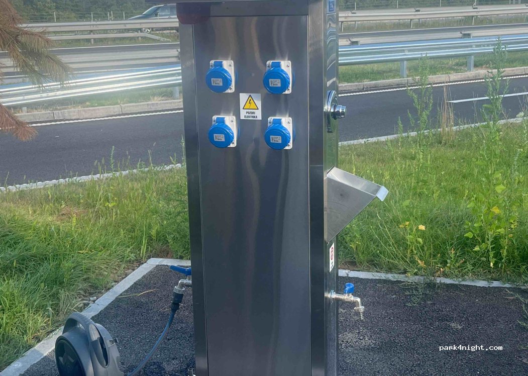 (6215) Dolnje Ležeče - 4 Poslovna Cona Risnik — foto