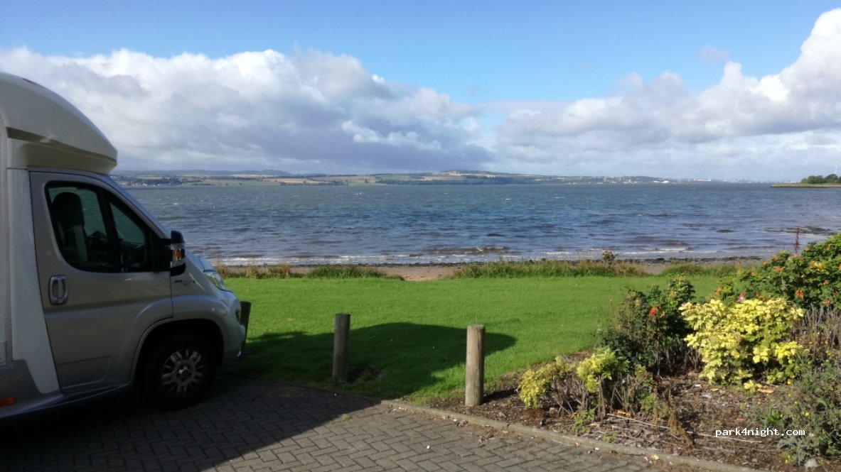 (KY11 3HN) Limekilns - 11 Academy Square — foto