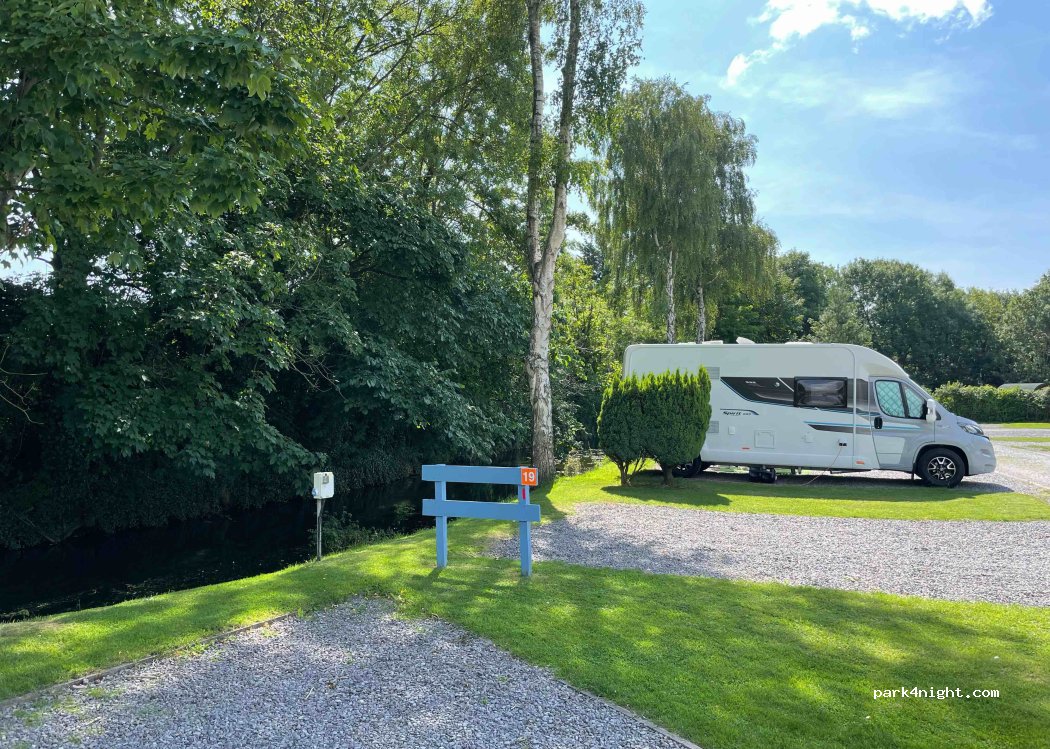 Cheddar Bridge camping — foto 2