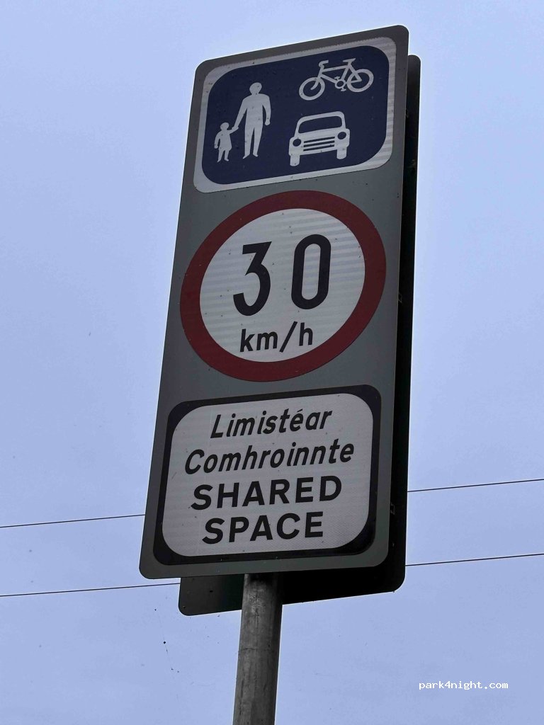 () Vicarstown - Unnamed Road — foto 2