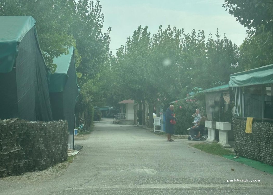 Camping 4 Cerchi — foto