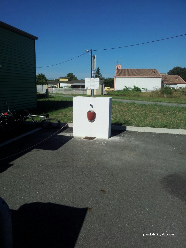 (26790) Suze-la-Rousse - Le Gré des Garrigues Nord — foto