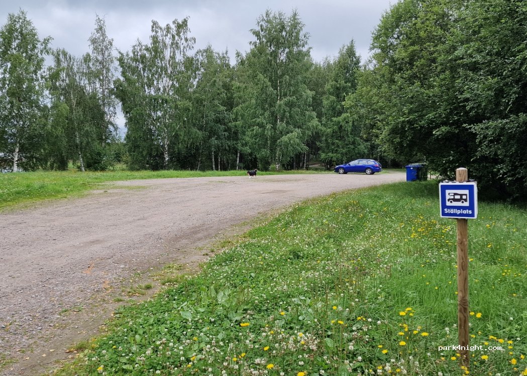 (945 33)  - 17 Pirvägen — foto
