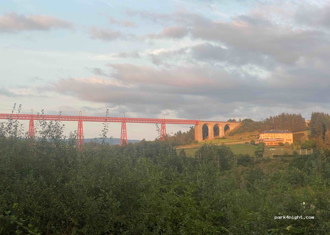 (15100) Anglards-de-Saint-Flour - 6 Route du Viaduc — foto