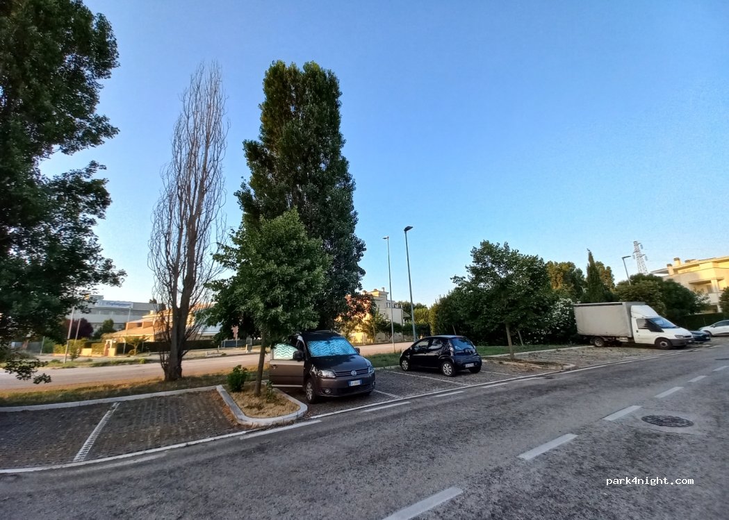 (61122) Pesaro - 74 Via dei Tigli — foto