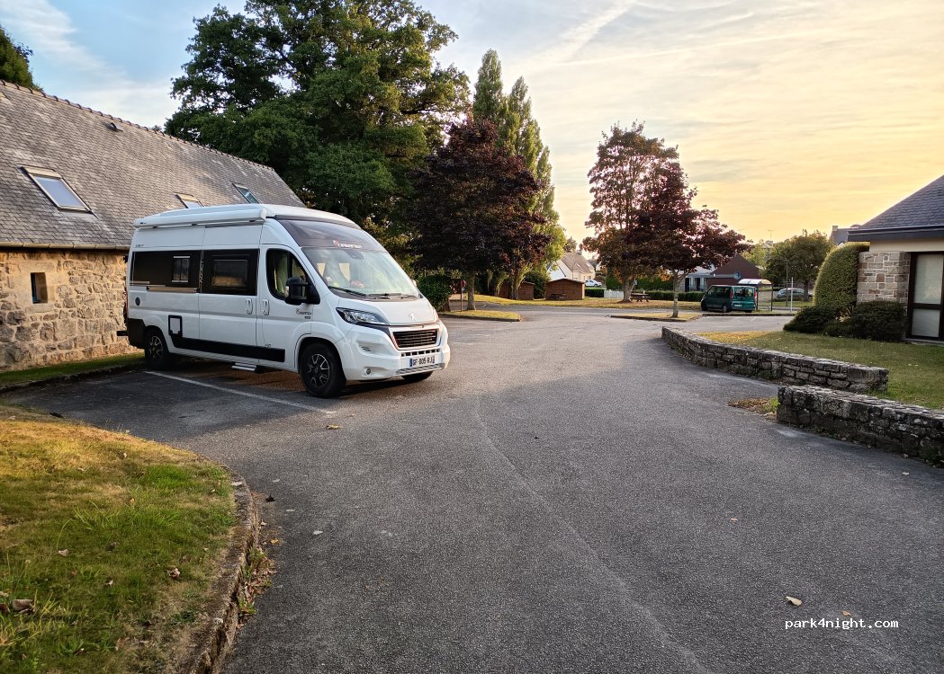 (29950) Clohars-Fouesnant - 5056F Place de la Mairie — foto