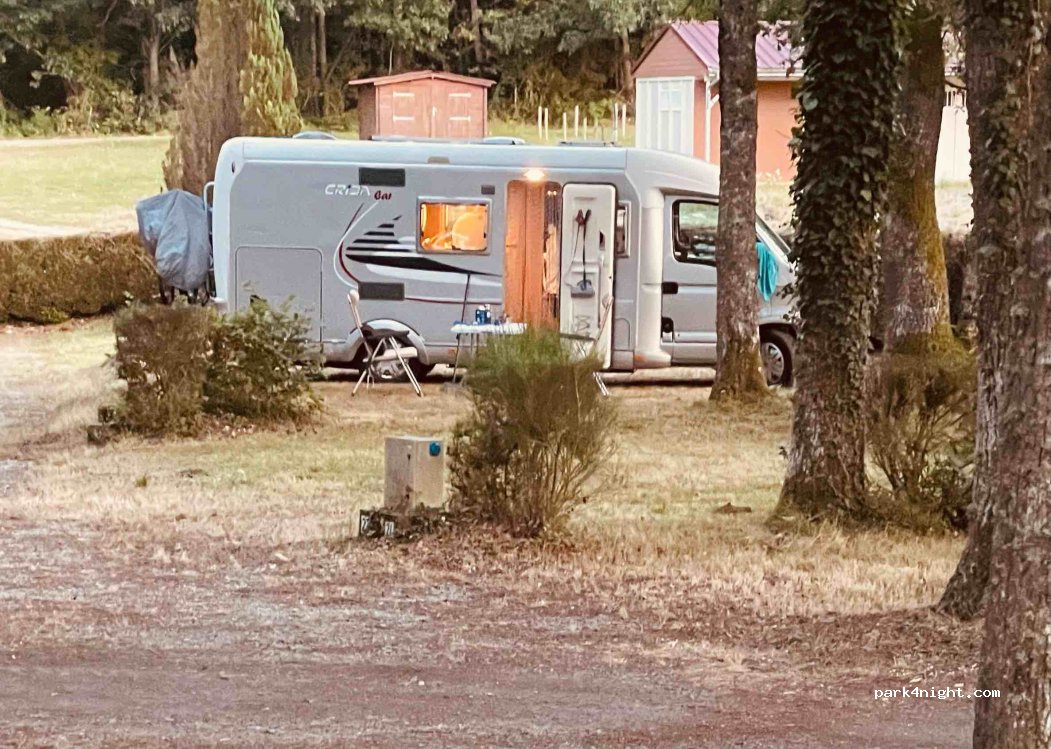 (23400) Saint-Dizier-Leyrenne - 6-8 La Roche — foto 3