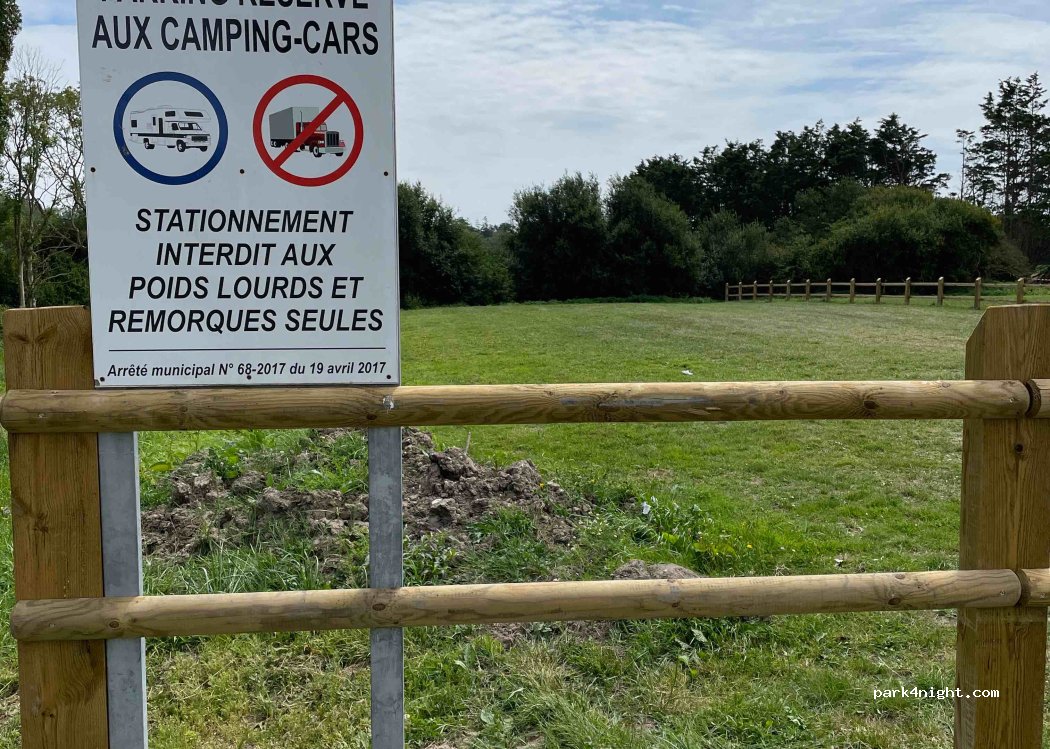 (50580) Saint-Lô-D'Ourville - 50 Le Bourg — foto