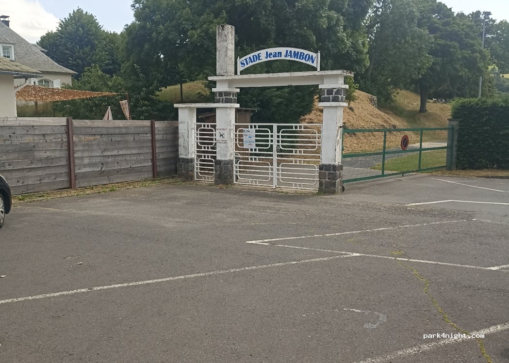 (15300) Murat - 5 Rue du Stade — foto