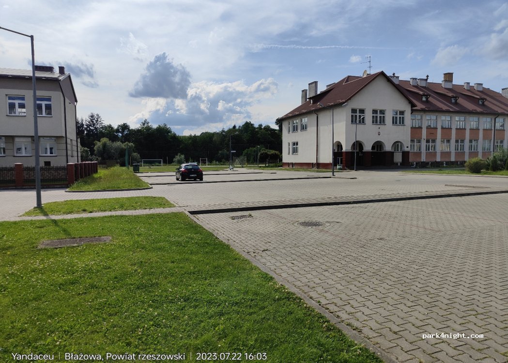 (36-030) Błażowa - 3 Plac Imienia Księdza Adolfa Kowala — foto 2
