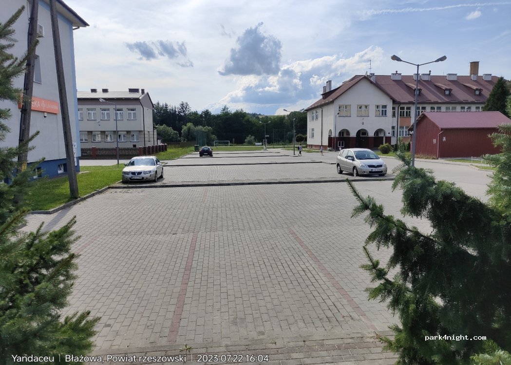 (36-030) Błażowa - 3 Plac Imienia Księdza Adolfa Kowala — foto 3