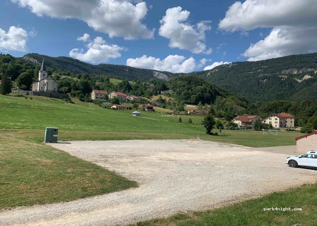 (01410) Champfromier - 743 Route des Burgondes — foto 2