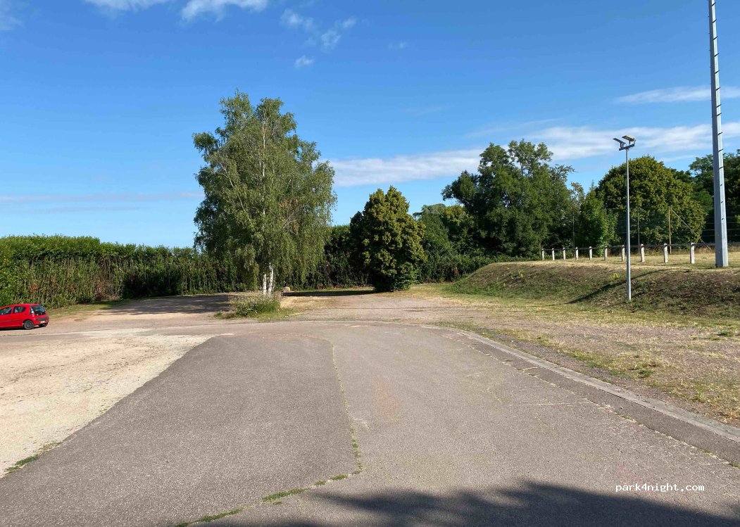 (21530) La Roche-en-Brenil - Unnamed Road — foto