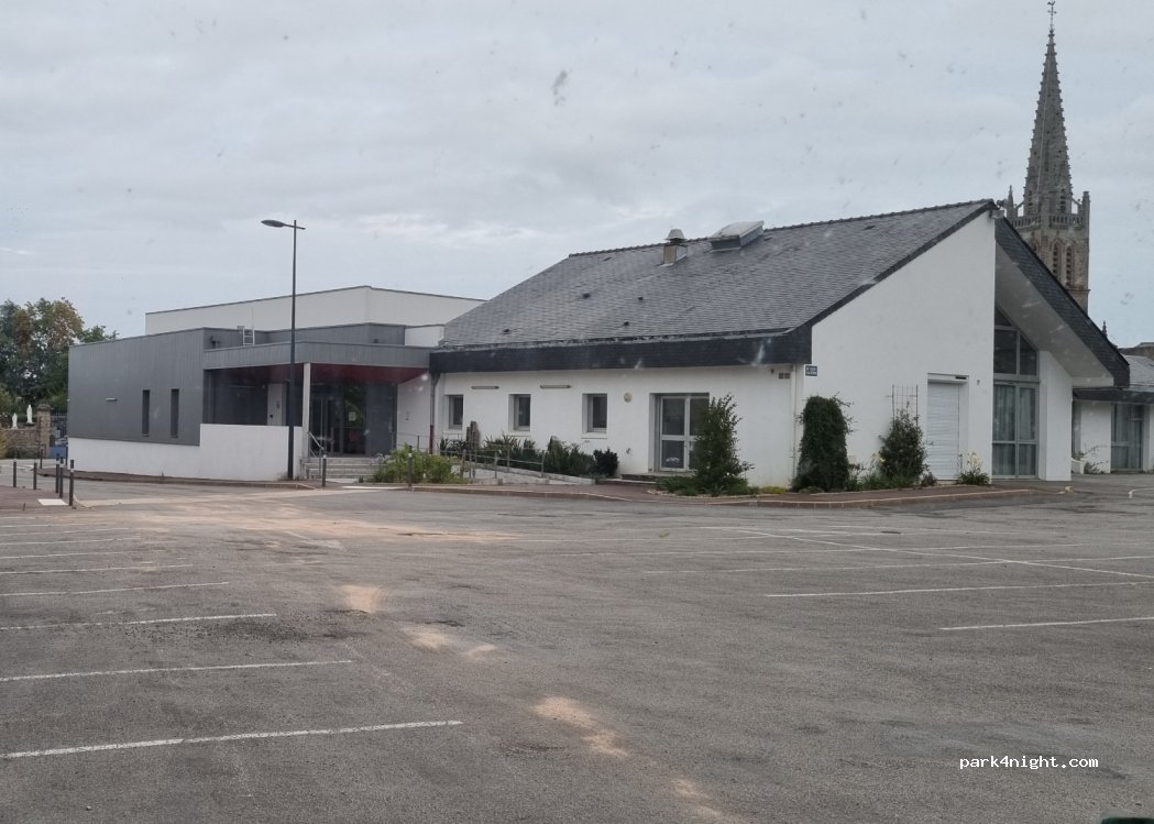 (56400) Pluneret - 4 Place François Mitterand — foto 2