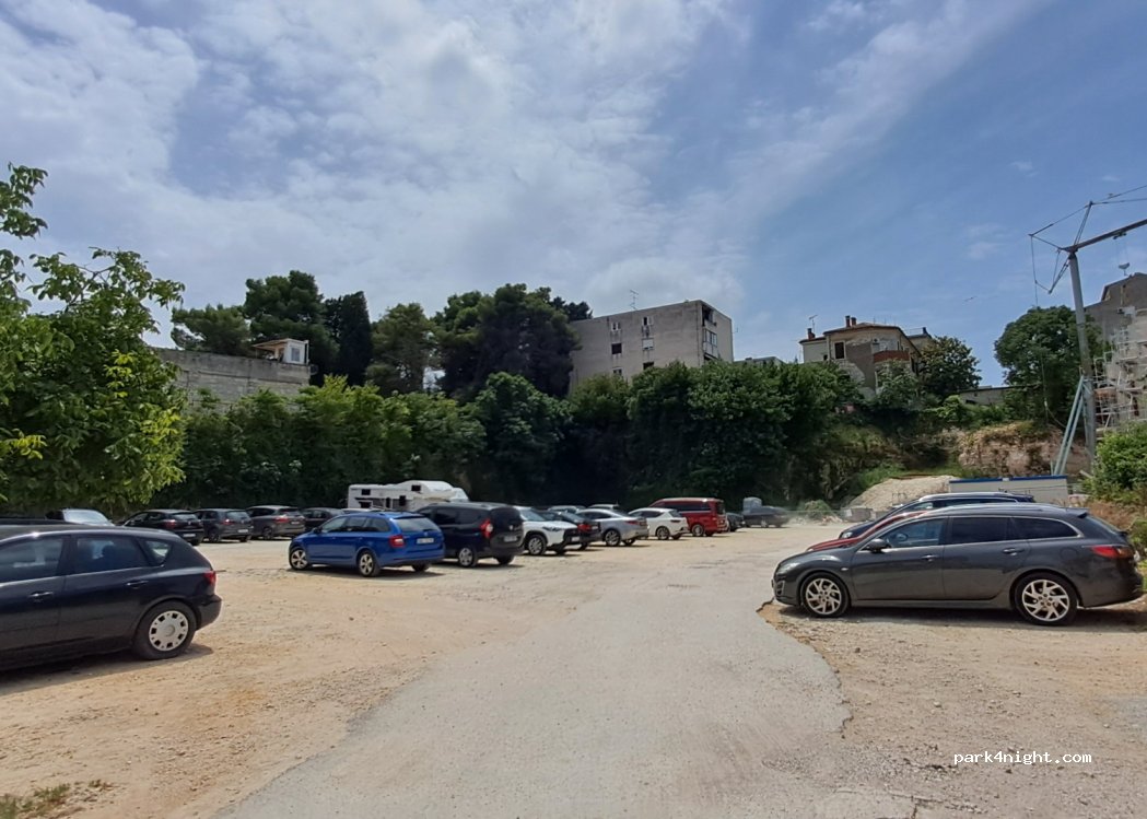 (52100) Pula - 4 Ulica Silvija Strahimira Kranjčevića — foto