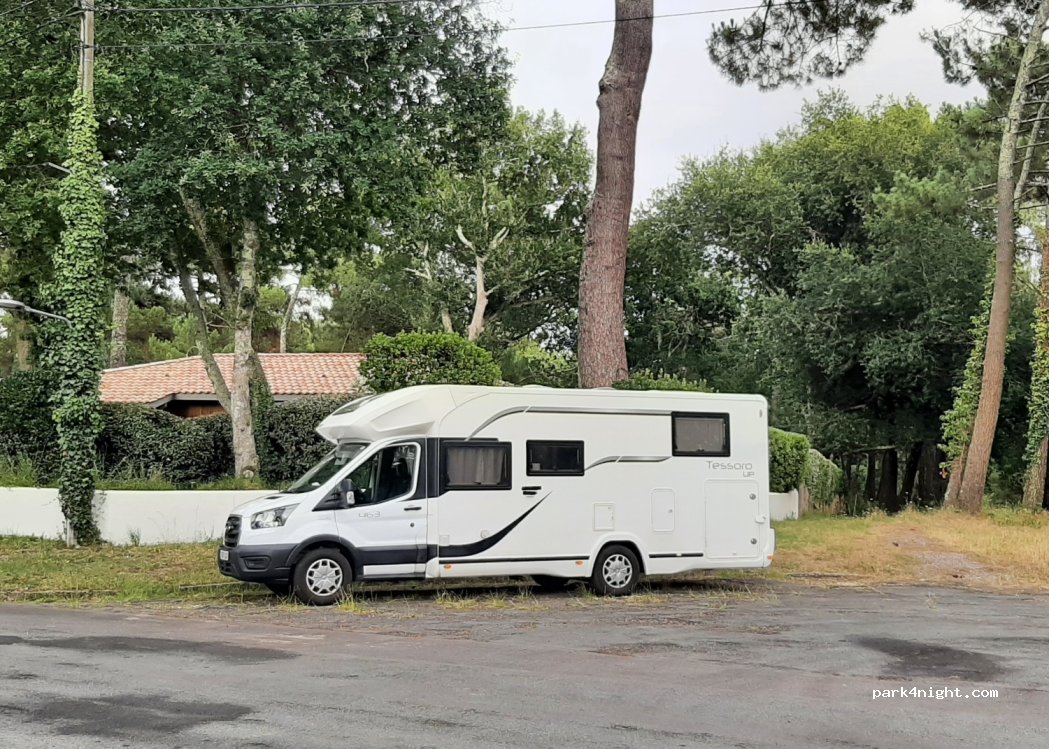 (33115) La Teste-de-Buch - 36 Avenue Chambrelent — foto 2